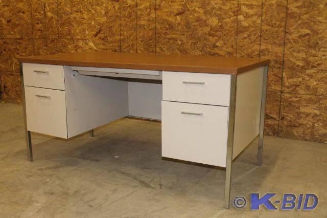 lot 202 image: -Teachers desk -Wood top -4 drawer...