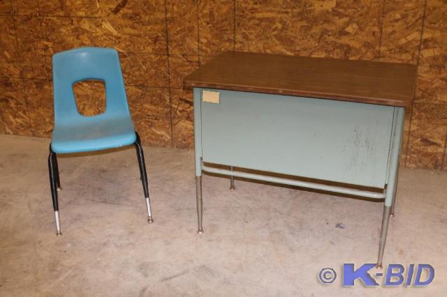 lot 238 image: -Lot includes (1) chair and (1) des...