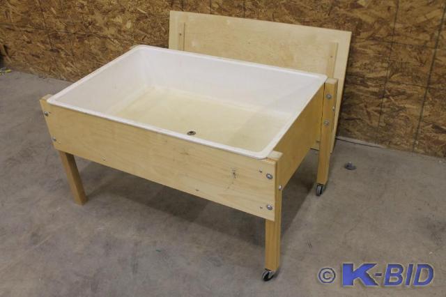 lot 243 image: -Handmade Sensory Table -Off-the-gr...