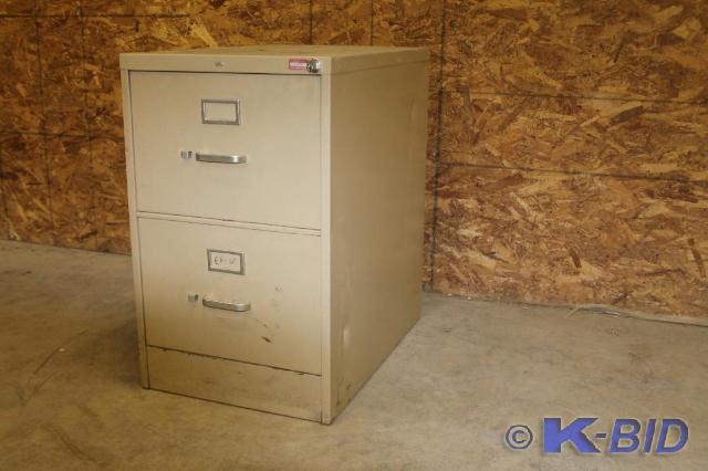 lot 39 image: -2 drawer HON file cabinet -Doors o...
