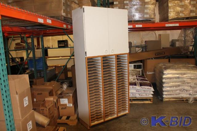 lot 9 image: -Multipurpose storage closet  cabi...