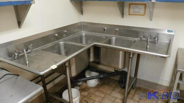 Triple Sink in Corner Stainless Ste...