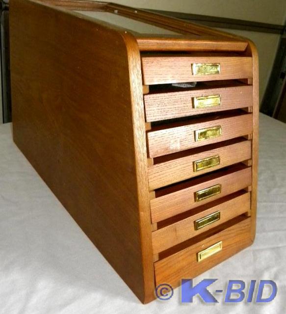 lot 39 image: Collectors Cabinet Display Case, 7...
