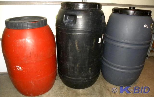 lot 75 image: Lot of 3 barrels, heavy duty plasti...