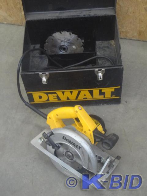 lot 25 image: DeWalt DW360 7.25 Circular Saw Wit...