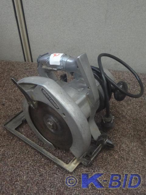 lot 32 image: Craftsman 7 Circular Saw
