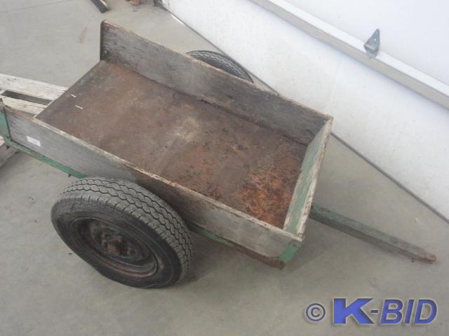 lot 4 image: 48x30 Lawn Tractor Trailer, Pin S...