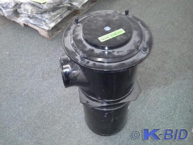 lot 34 image: CLEANER ENGINE AIR ASSY NEW FLYER 3...