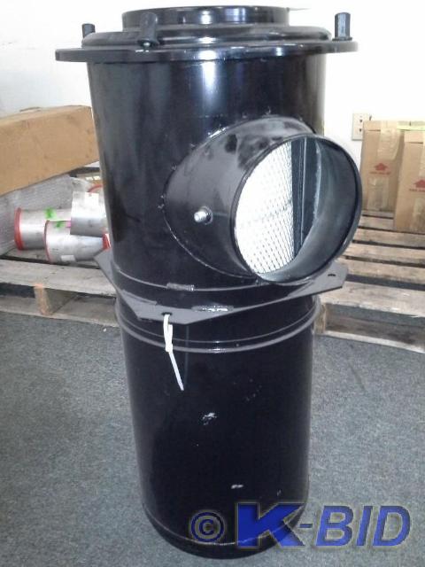 lot 35 image: CLEANER ENGINE AIR ASSY NEW FLYER 3...