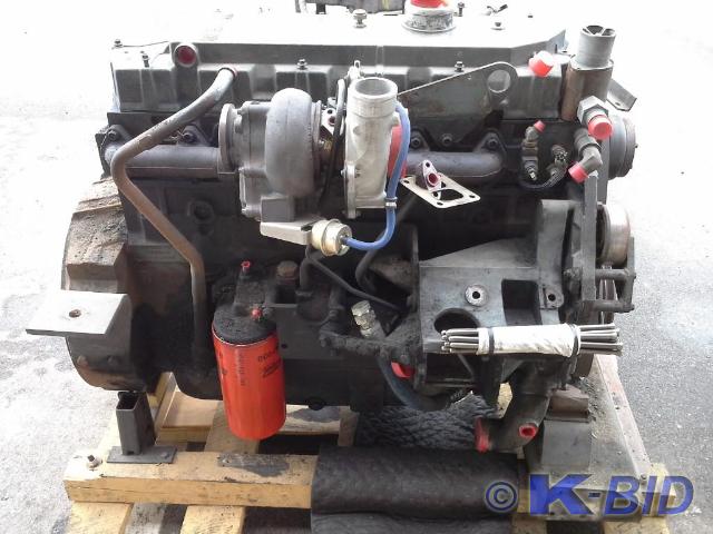 lot 5 image: ENGINE SERIES 40 GilligLOW FLOOR (NEEDS REBUILD)