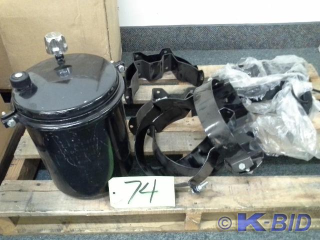 lot 74 image: RESERVOIR HYDRAULIC OIL GILLIG 53-2...