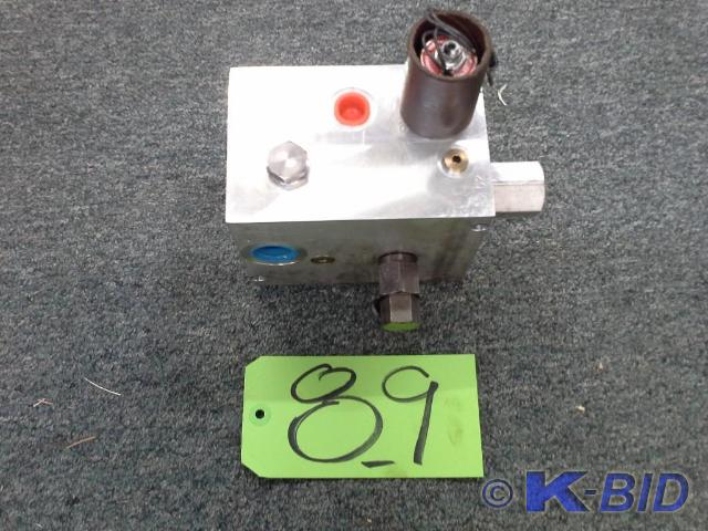 lot 89 image: VALVE FAN CONTROL 53-28224-004 GILL...