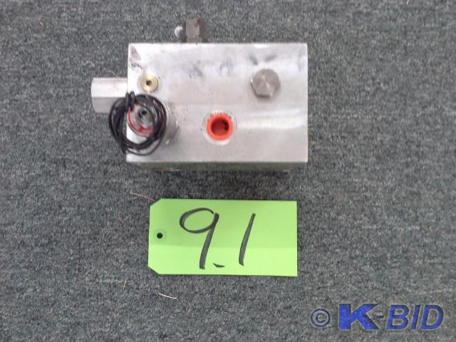 lot 91 image: VALVE FAN CONTROL 53-28224-004 GILL...