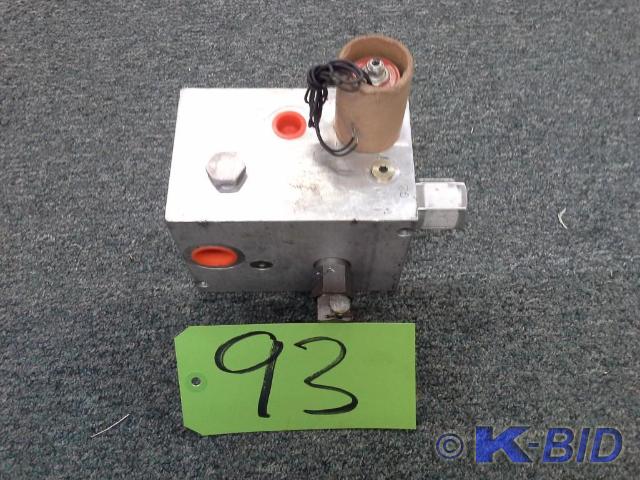 lot 93 image: VALVE FAN CONTROL 53-28224-004 GILL...
