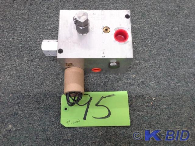 lot 95 image: VALVE FAN CONTROL 53-28224-004 GILL...