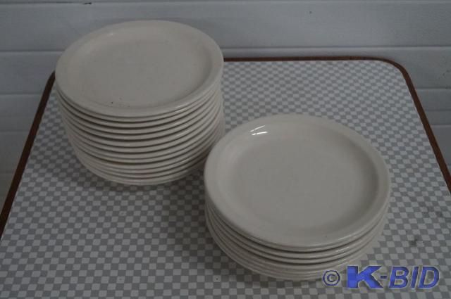 22 round plates