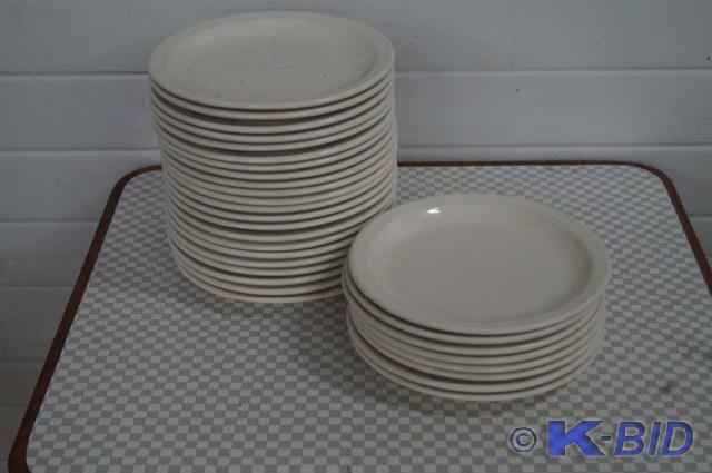 30 round plates