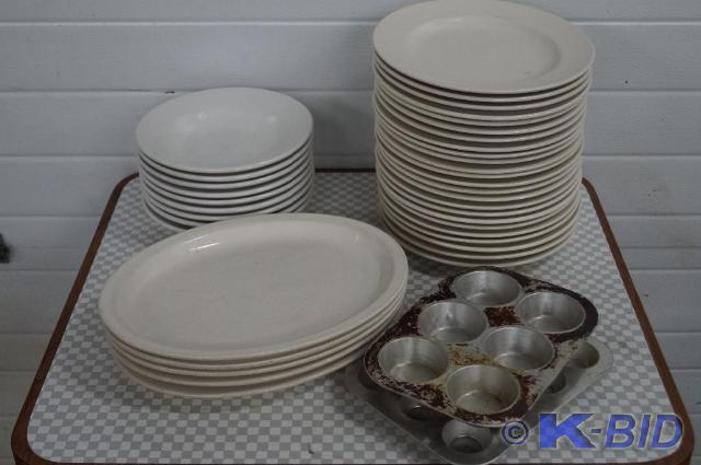 Lot of 5 serving plates, &nbsp24 r...