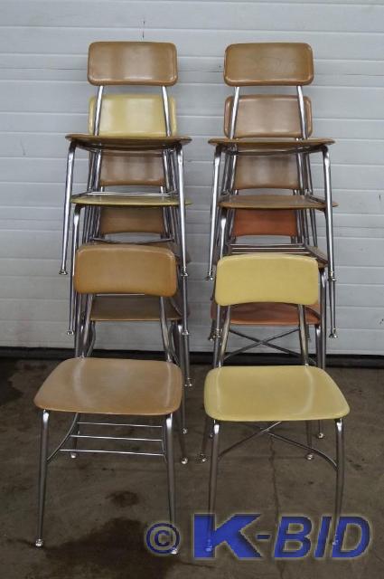Lot of 10 chairs