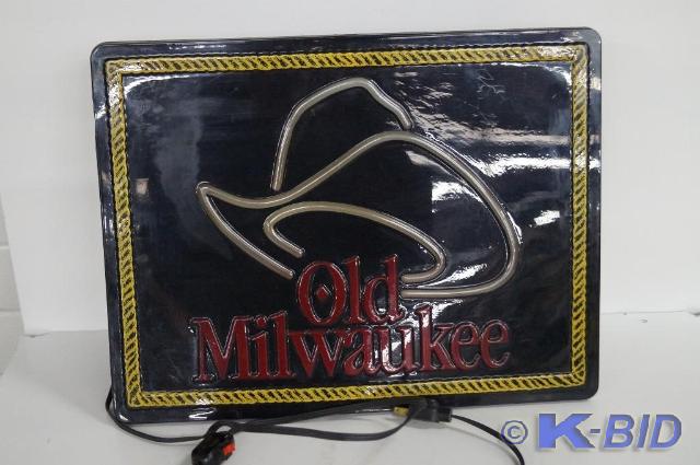 Old Milwaukee beer light