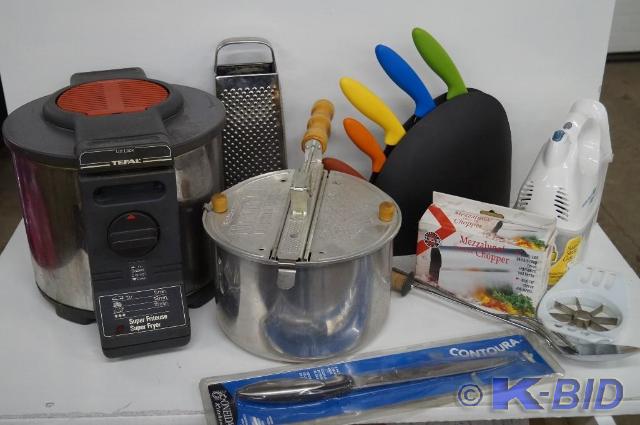 Lot of fryer, popcorn popper, knive...