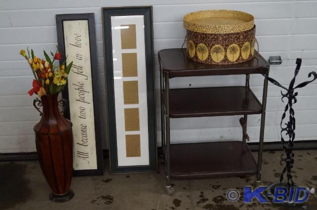 Lot of heavy vase, hate box, pictur...