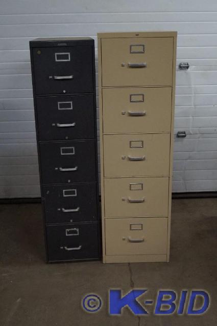 Lot of 2 filing cabinets