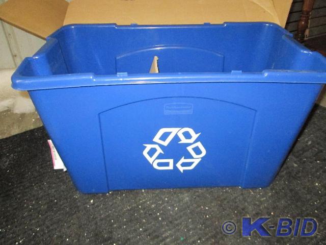 Blue recyclung bin, sturdy plastic