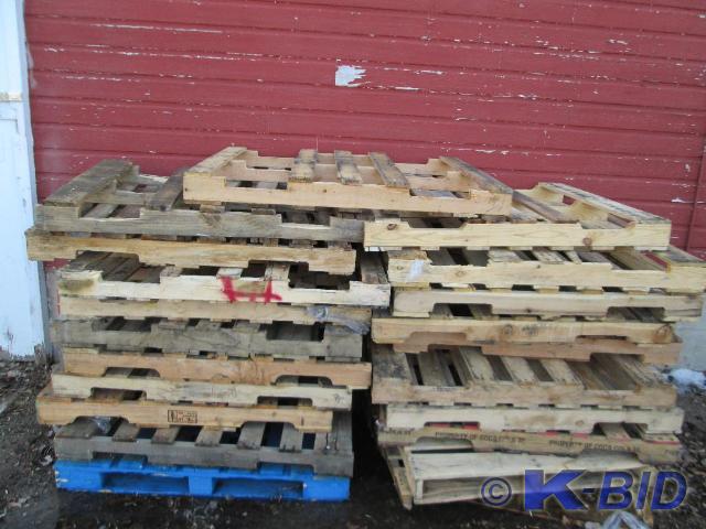 Lot of 21 pallets in decent conditi...