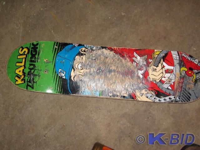 lot 13 image: Skateboard platform, no wheels