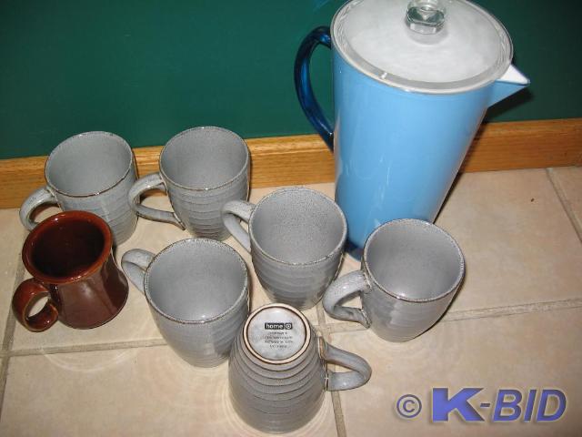lot 150 image: Lot of assorted mugs and pitcher