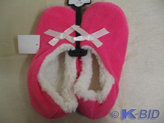 lot 171 image: Ladies size medium (7-9) pink slipp...