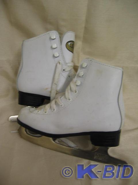 lot 21 image: Girls ice skates. White, size 12 ju...
