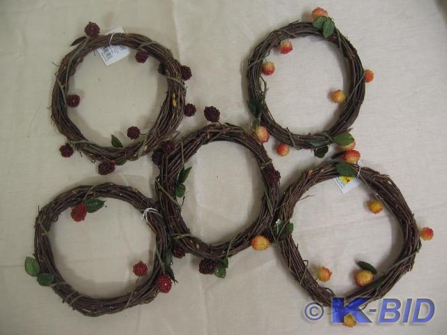 lot 230 image: Lot of 5 small grapevine wreaths wi...