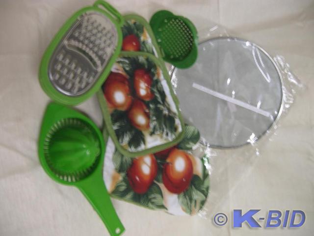 lot 31 image: Kitchen lot. 2 hot pads and an oven...