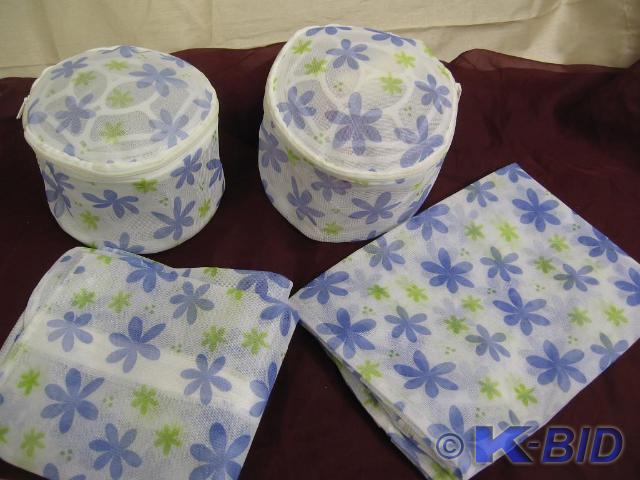 lot 321 image: Laundry bags for delicate items. 2 ...