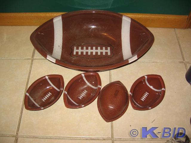 lot 39 image: Football serving set  135
