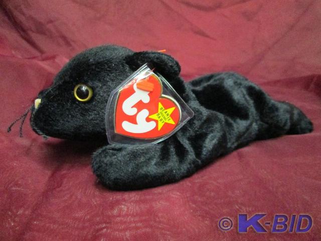 lot 113 image: Ty Beanie Babies Velvet the cat. Mi...