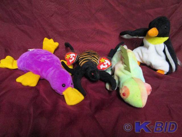 lot 139 image: Ty Beanie Babies. Patti the platypu...