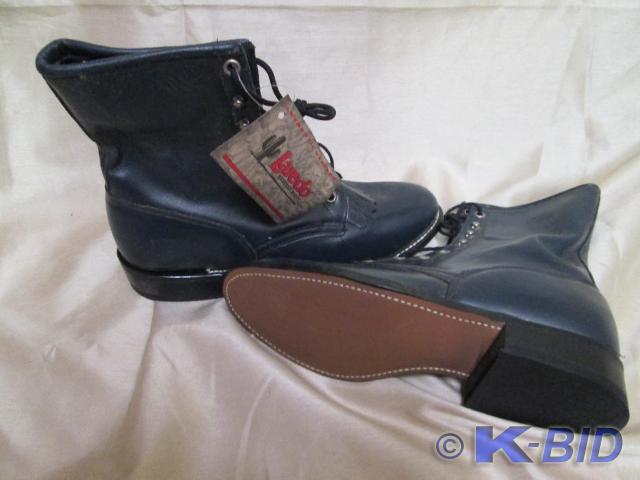 lot 141 image: Laredo Lacer boots. Navy blue in co...