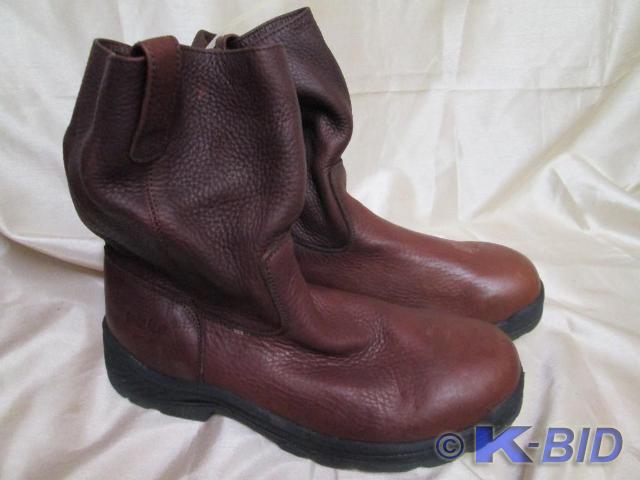 lot 145 image: Guide Gear leather boots. Wellingto...