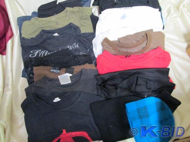 lot 147 image: Lot of size medium young mens dres...