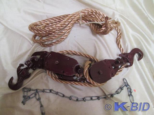 lot 194 image: Lot of 3 therapy boots. All in good...