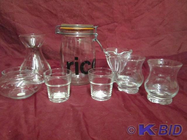 lot 214 image: Miscellaneous clear glassware.