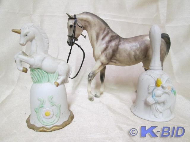 lot 236 image: Lot of unicorn bells and horse. Gre...