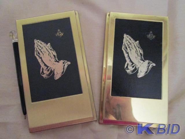 lot 239 image: Nice set of desktop notepads and pe...