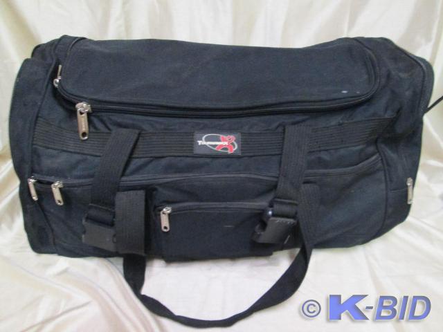 lot 250 image: Extra large Tournamax duffle bag. I...