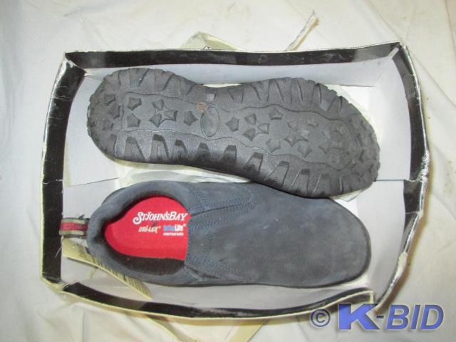 lot 282 image: New shoes, size 8 12M