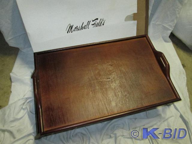 lot 286 image: Breakfast in Bed table with short f...