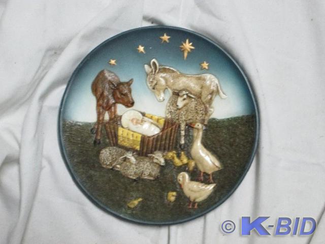 lot 305 image: Collector plate with raised image